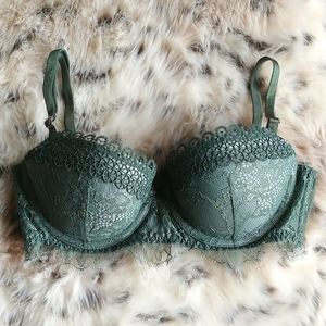 VS Very Sexy Uplift Balconet Bra